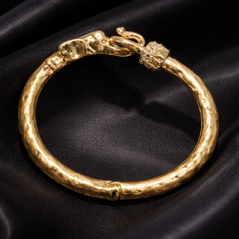 DEPARTMENT BLACK ELEPHANT STORE BRACELET - Picture 1 of 4